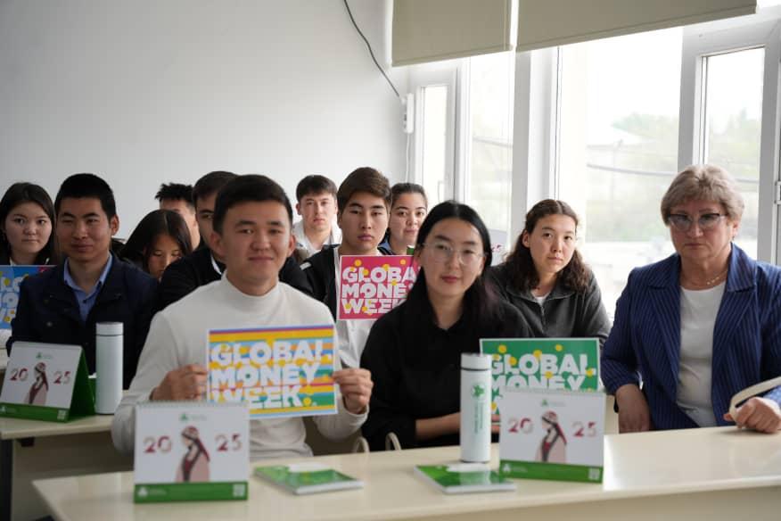 " Евразийский Сберегательный Банк" провел лекции по финансовой грамотности для пожилых людей в рамках Global Money &nbsp;Week 2025