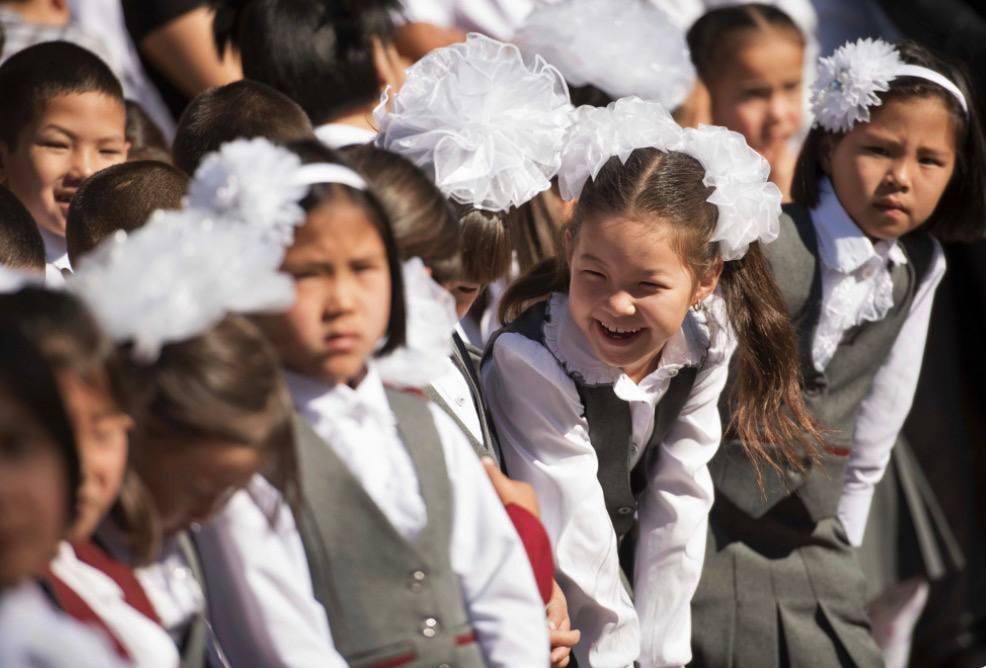 Кыргызстанда мектеп формалары өзгөрүүсүз калтырылды
&nbsp;
&nbsp;