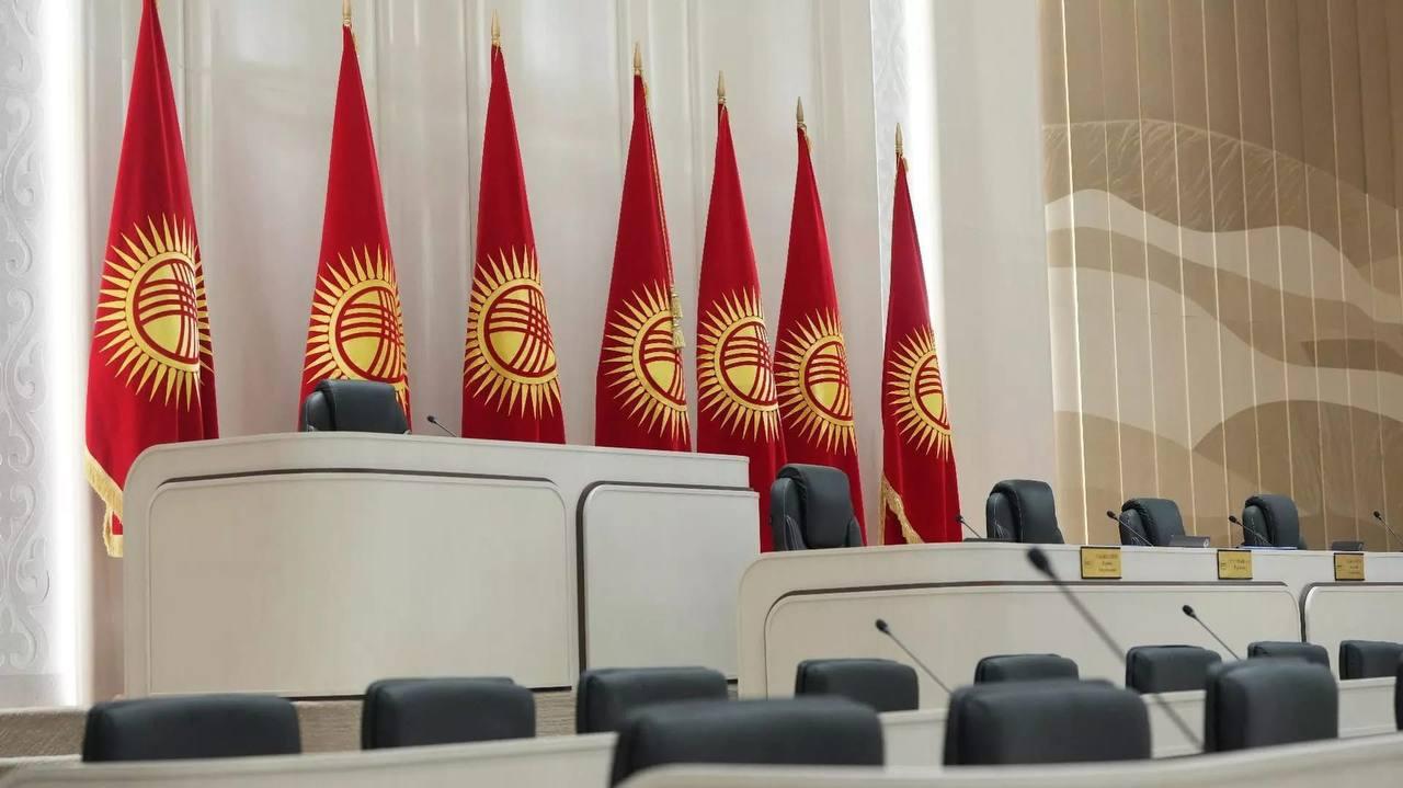 Жогорку Кеңеште беш парламенттик топ түзүлдү