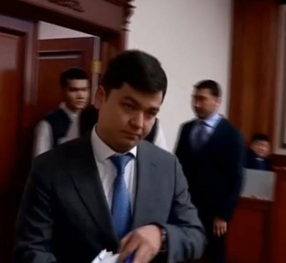 В Казахстане чиновника задержали прямо во время заседания в акимате (Видео)
&nbsp;