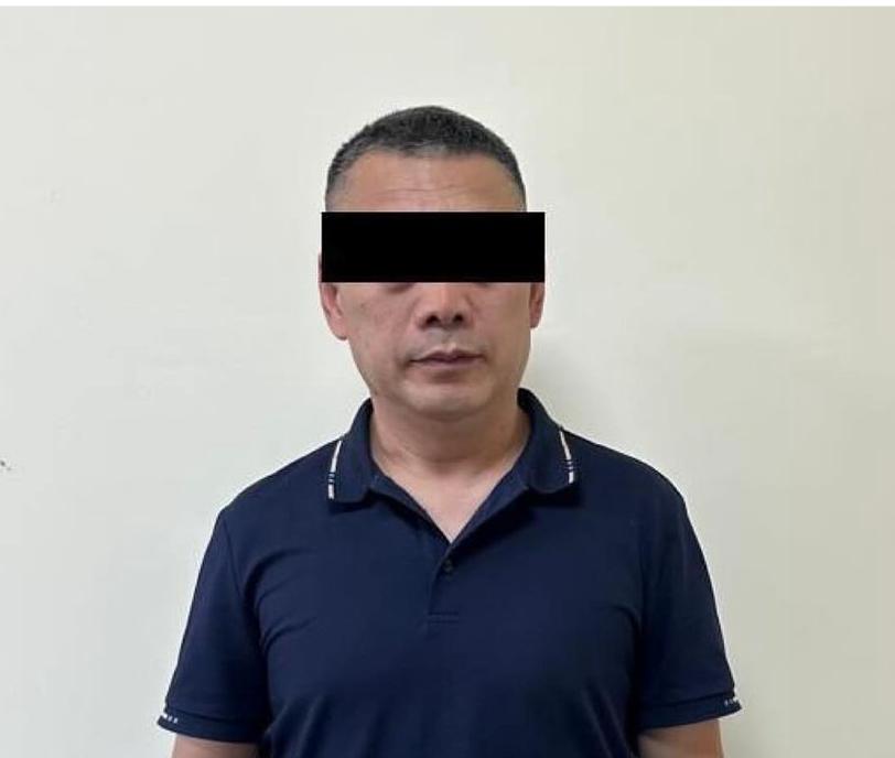 Гражданин Китая пытался вывезти из Кыргызстан $355 тысяч