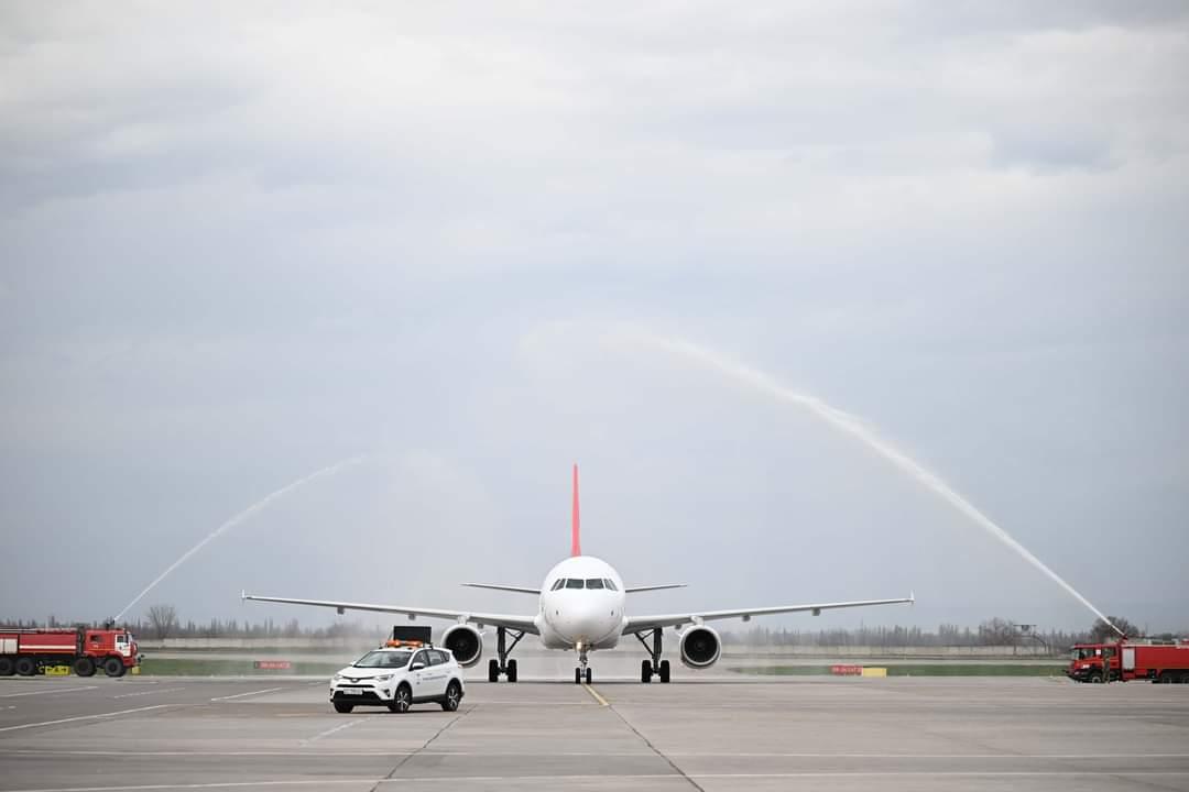 В Бишкек прибыл новый борт № 1. На нем будут летать первые лица страны