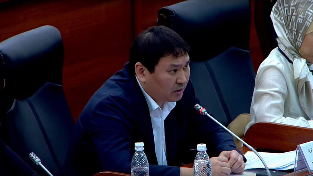 Сейчас дети не учатся, а их родители попрекают учителей, - депутат