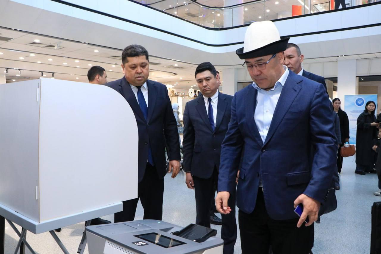 Садыр Жапаров тесттик добуш берүүгө катышты
&nbsp;