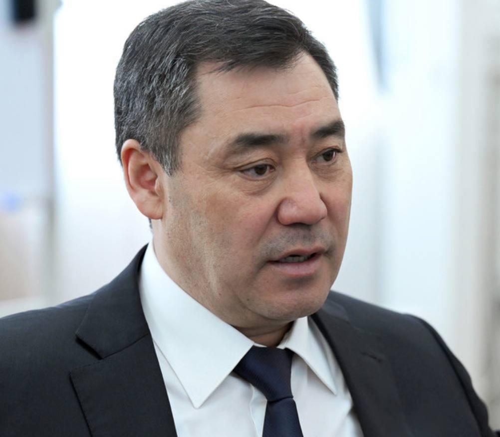 Президент жарыктын өчүрүлүшү боюнча айткандарына түшүндүрмө берди