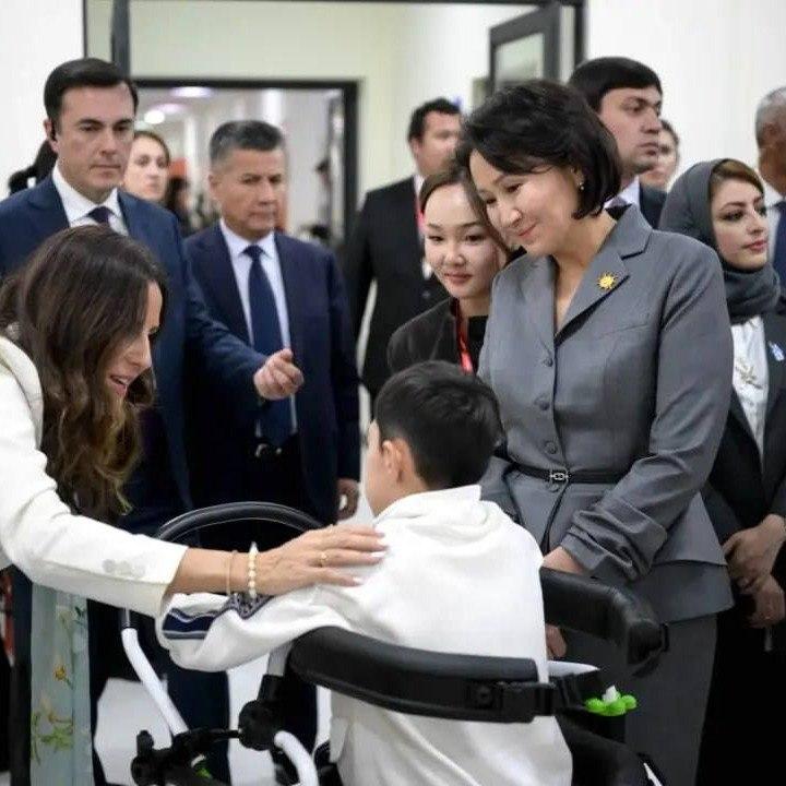 Айгүл Жапарова Самаркандда IMKON реабилитациялык борборуна барды