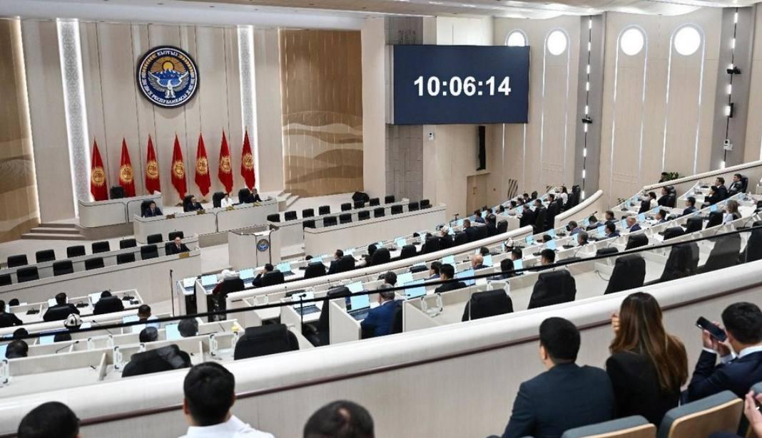 Жогорку Кеңеш 25-сентябрга чейин өзүн таркатуу чечимин кабыл алышы мүмкүн